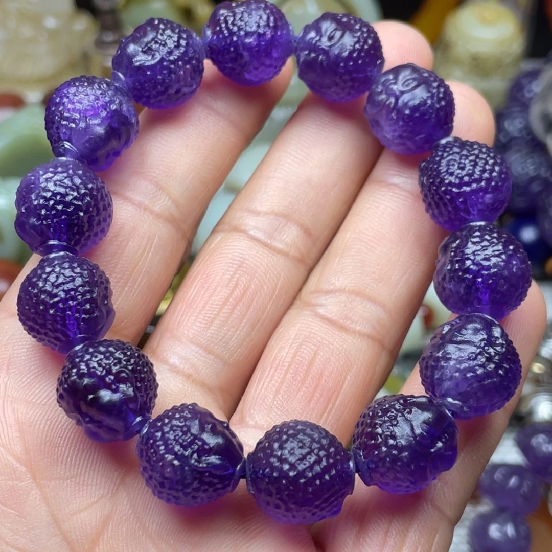 水晶颈饰未镶嵌好****?