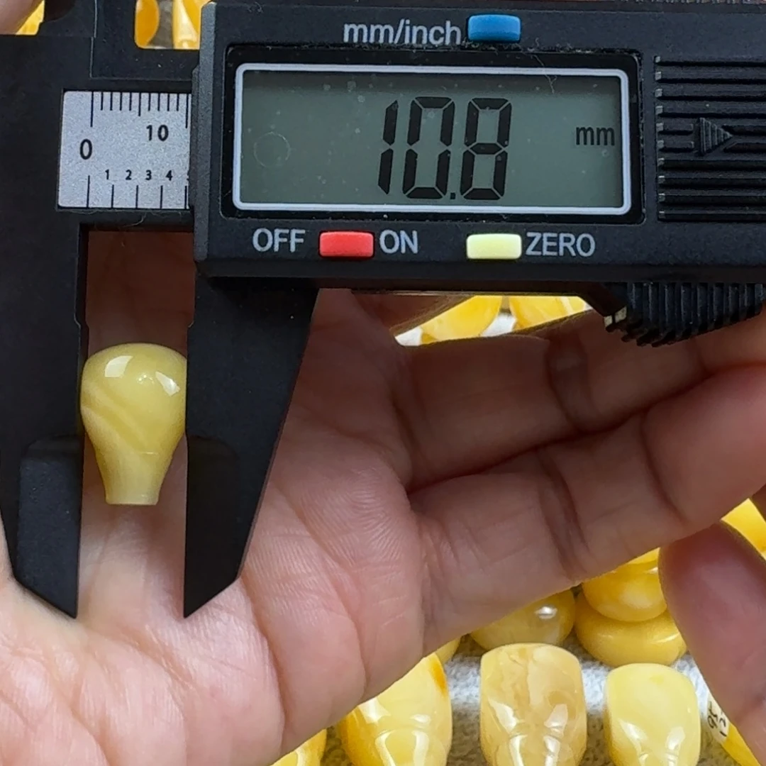 蜜蜡未镶嵌裸石25杂