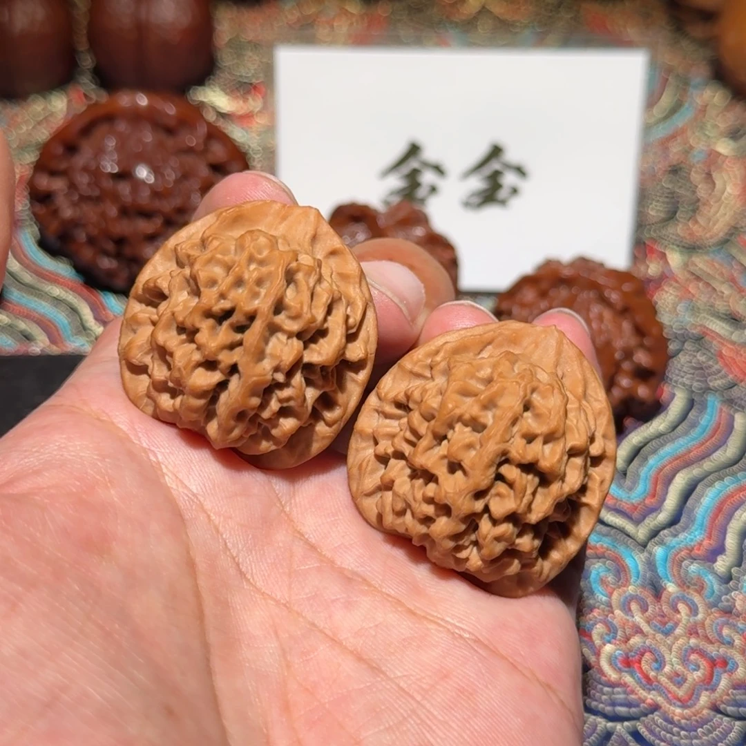 把件核桃1235秦闷，尺寸35