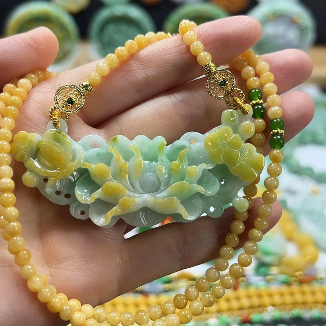 翡翠未镶嵌颈饰吊坠