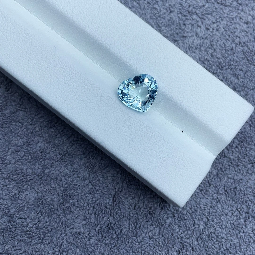 海蓝宝石裸石2.7Ct
