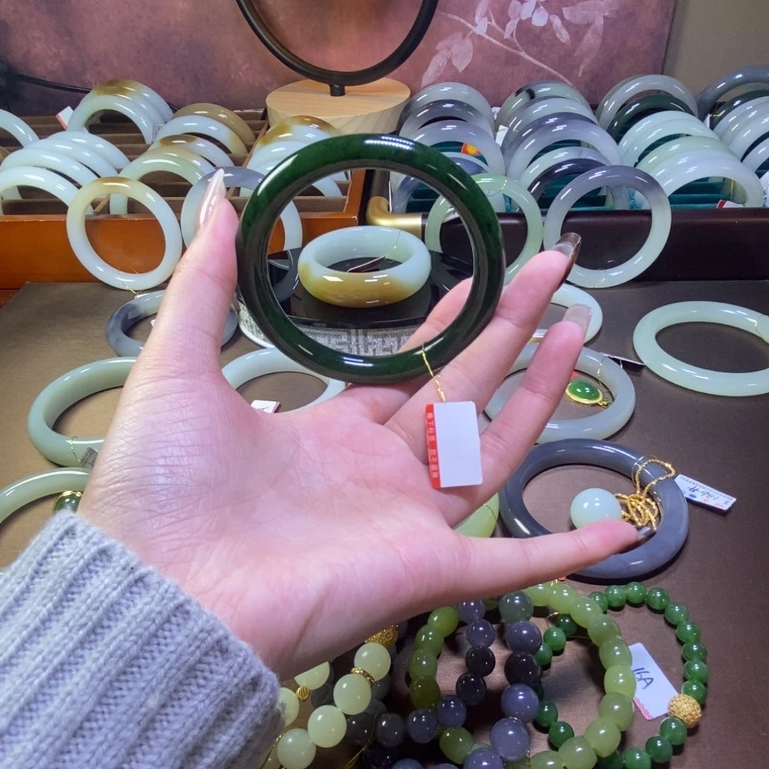 未镶嵌手镯和田玉