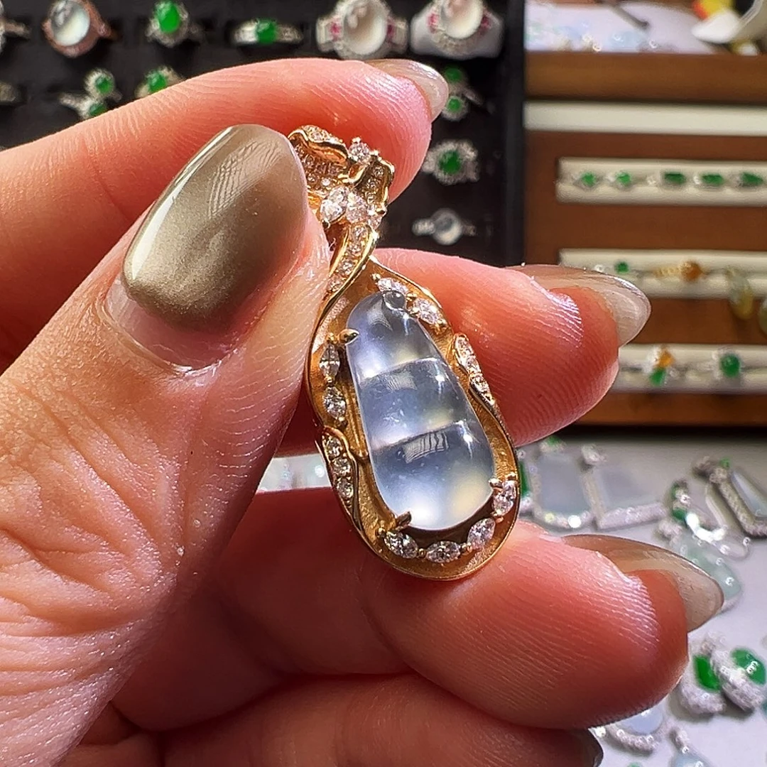 ****n翡翠18K金镶嵌颈饰吊坠