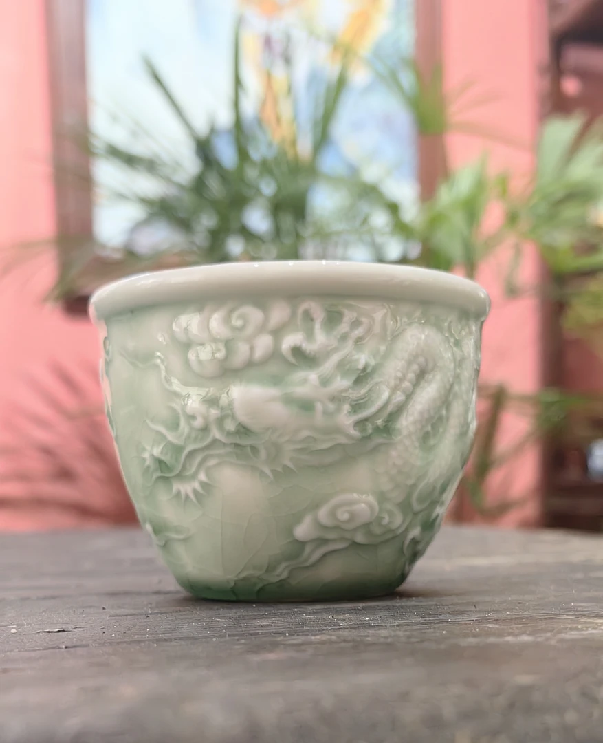 高丽青釉浮雕陶瓷品茗主人杯家用个性复古茶杯