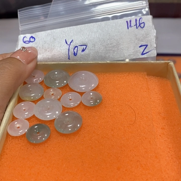 她***安定制翡翠未镶嵌不退