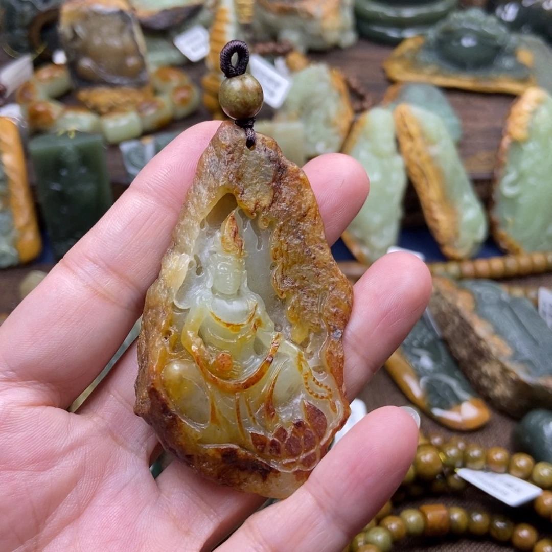 拳***妹未镶嵌岫岩河磨玉（透闪石质玉）珠宝奇石