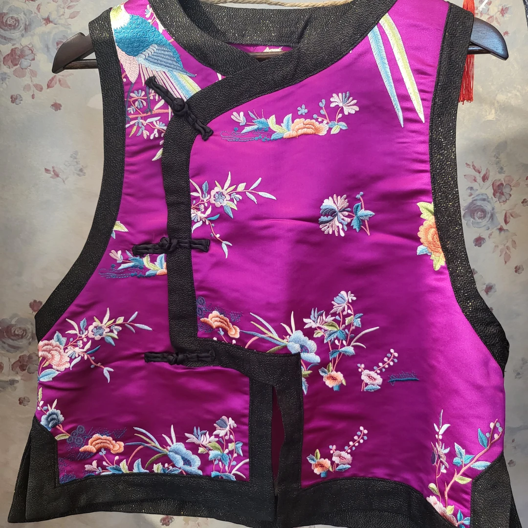 库缎，35姆米以上，滚边用的黑色三经绞罗