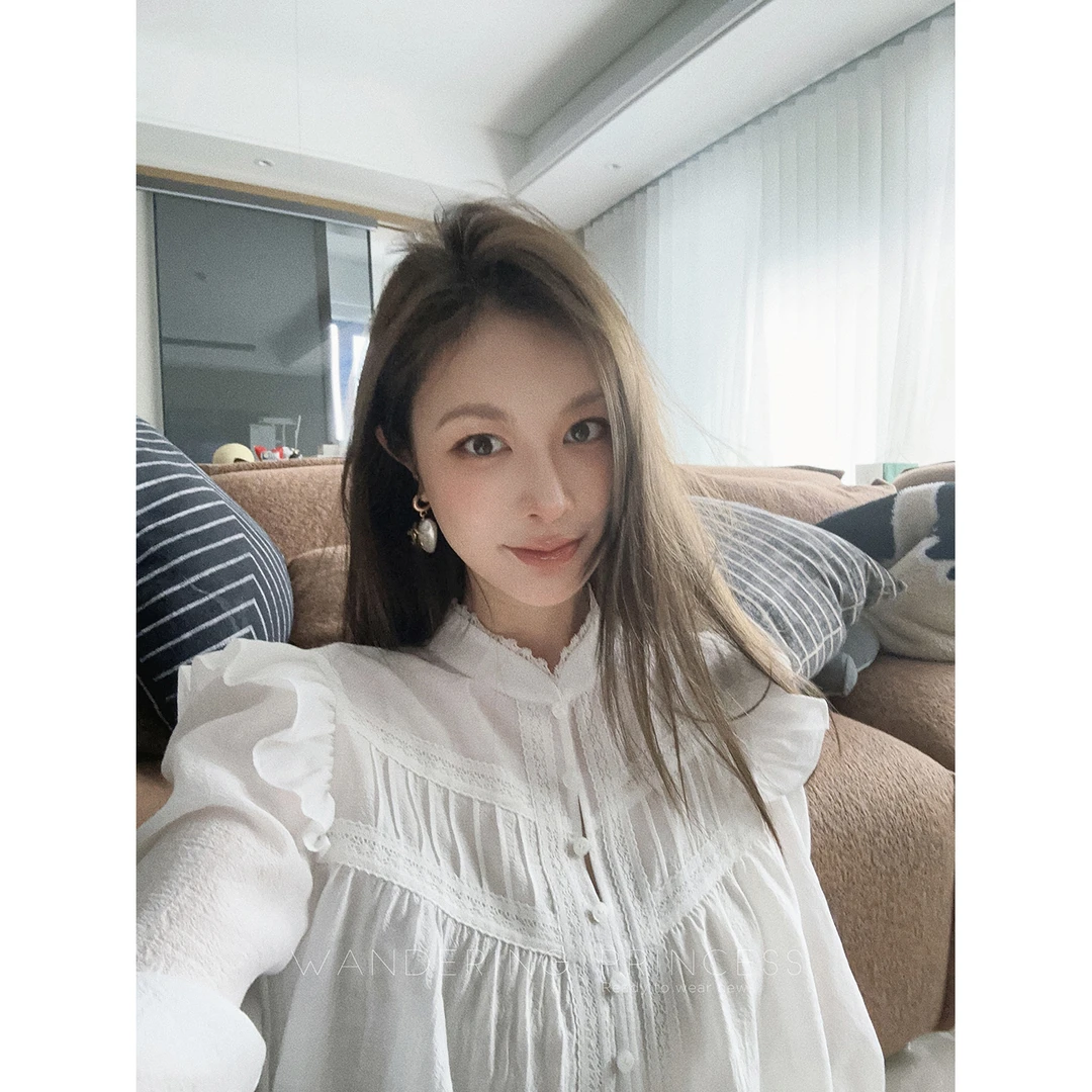 钱美西 定织 浮雕蕾丝压褶 花苞袖风琴褶仙女衬衫M02396