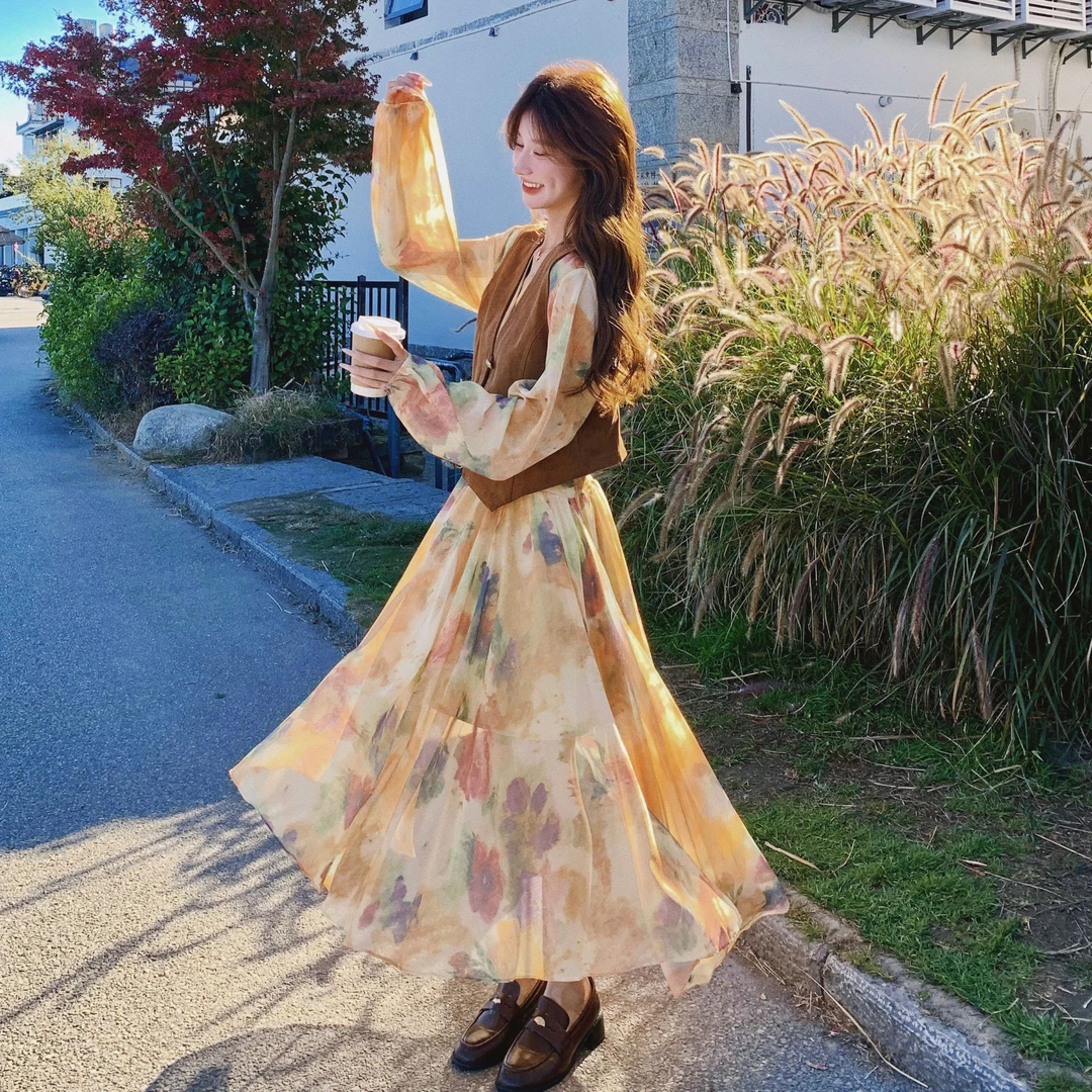 法式复古碎花连衣裙套装女大摆花卉马甲2025春新款气质长裙两件套