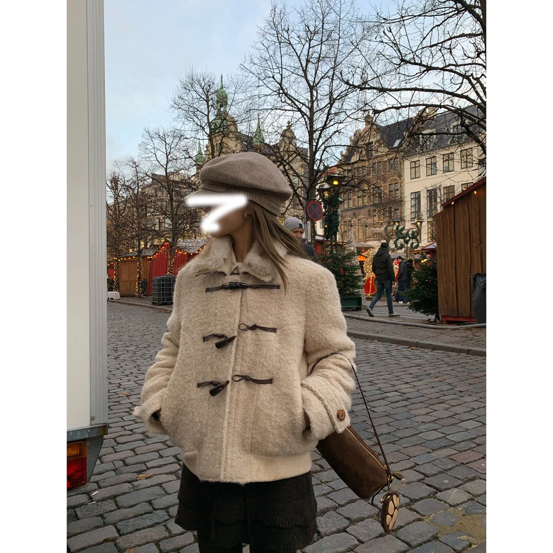 "暖绒学院"咩咩毛圈圈呢牛角扣夹棉毛领外套女冬季百搭洋气