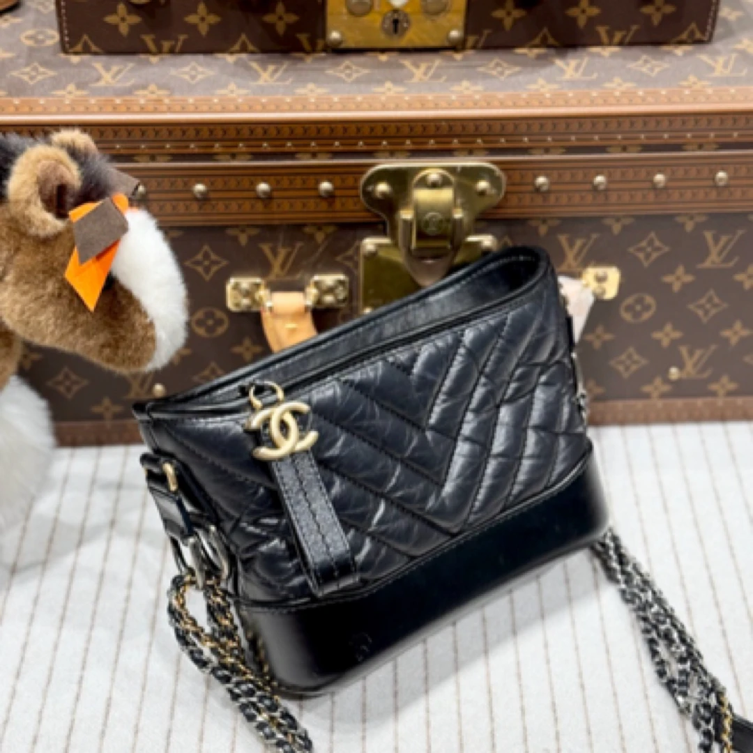 95新 Chanel/香奈儿 黑色V纹流浪包小号27开