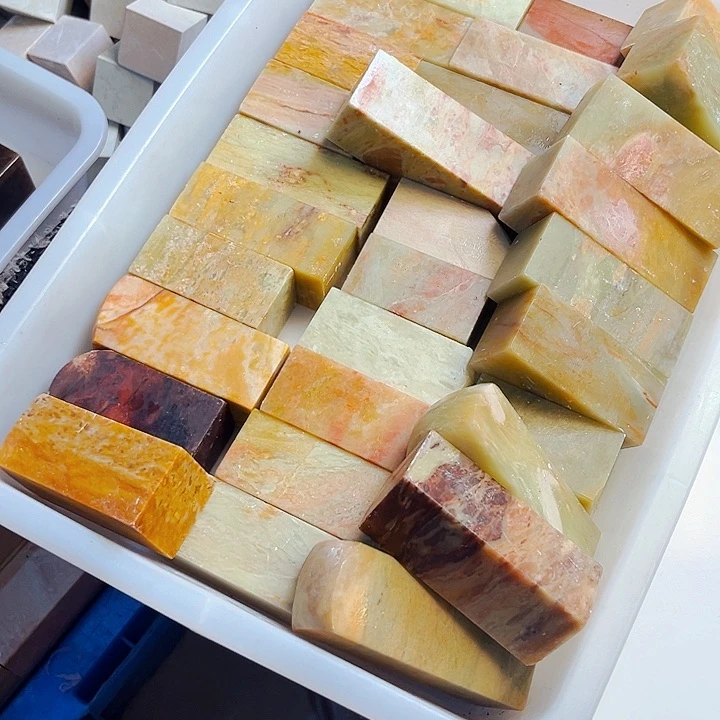 青田石印石老*?晚上给