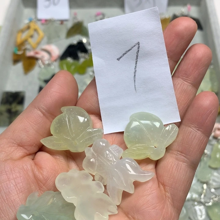 蛇纹石玉耳钉足银镀金镶嵌趁***靡