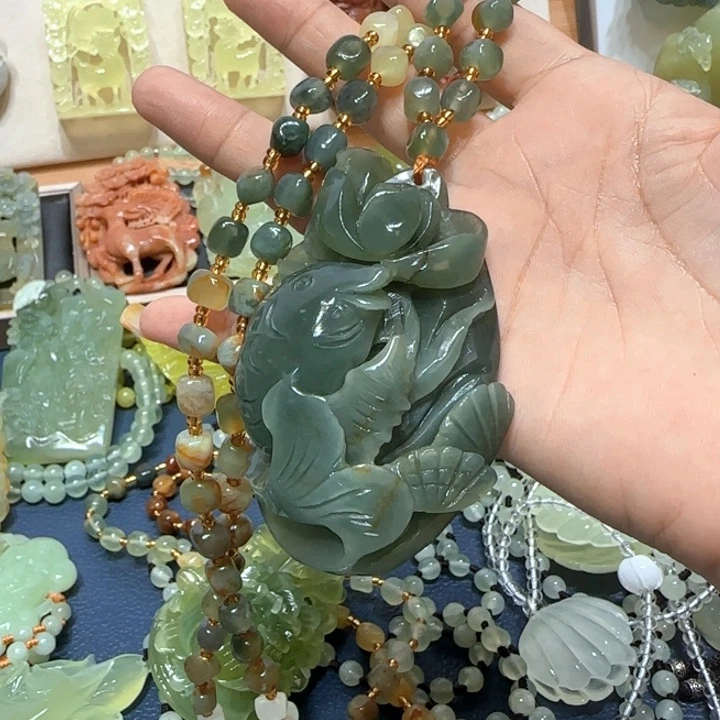 未镶嵌蛇纹石玉吊坠幸**美