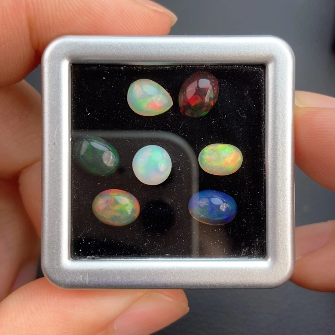 欧泊未镶嵌裸石一颗