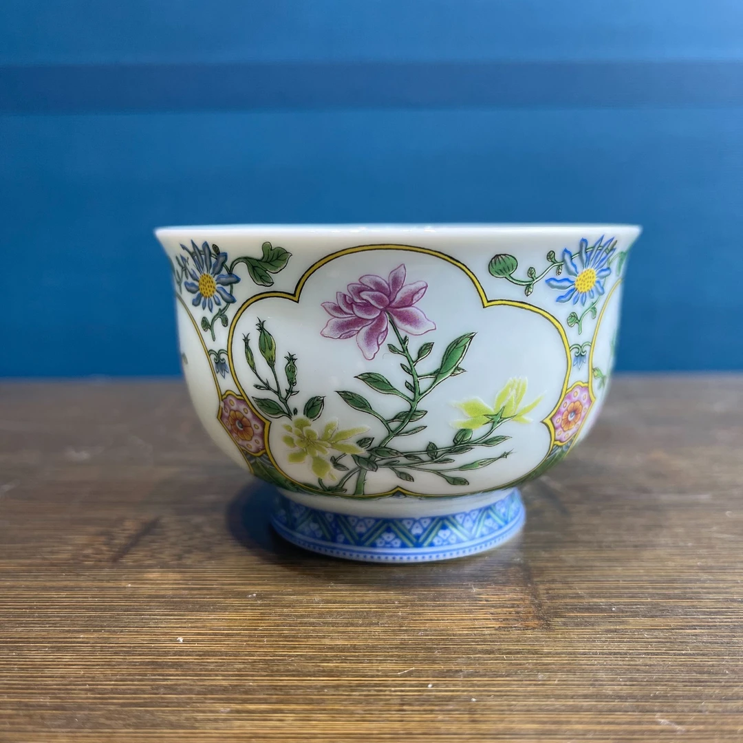 景德镇高白泥粉彩开窗蝶恋花主人杯