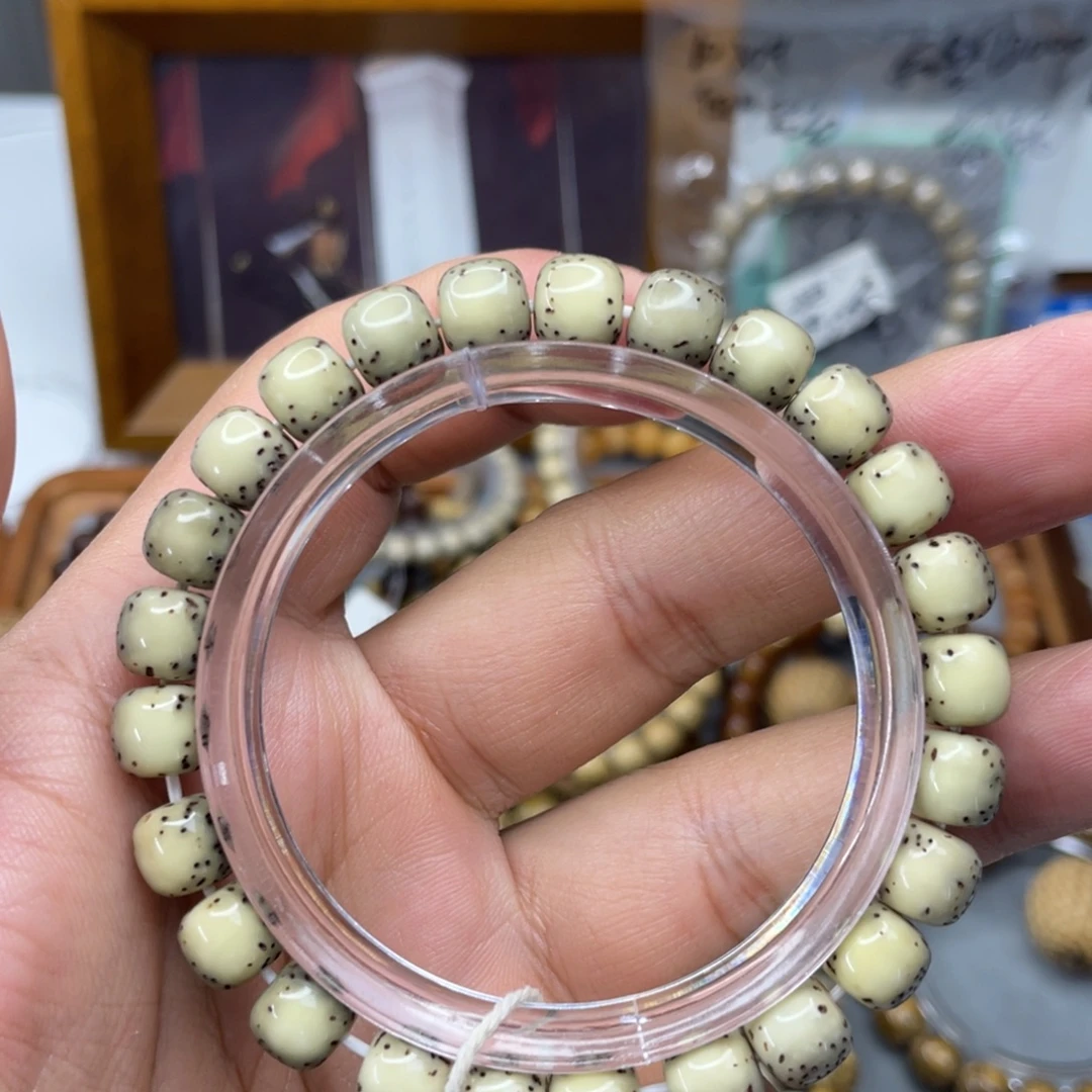 星月菩提手串9*8河豚大留白石玉料绿包白