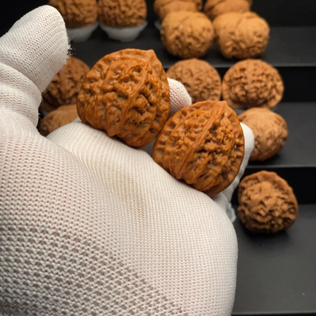 吊坠文玩核桃与***辰40佛肚