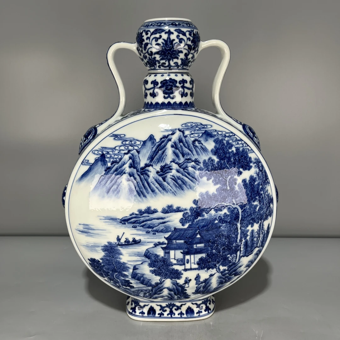 当代仿制 仿古大清乾隆年制青花缠枝山水人物如意耳陶瓷扁瓶