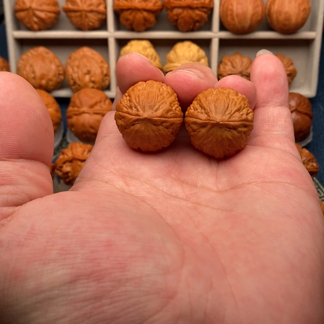 文玩核桃把件小绣球