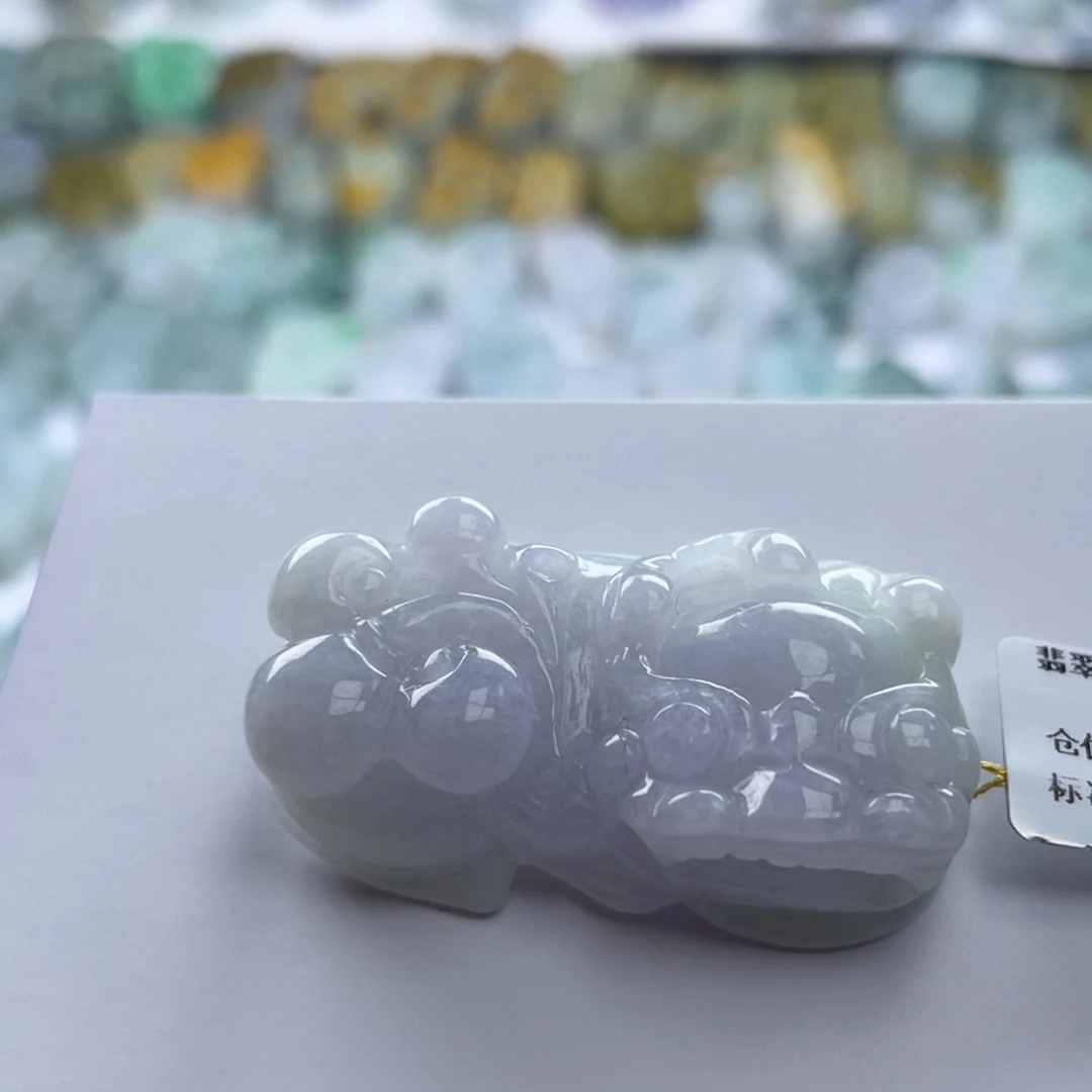 翡翠未镶嵌颈饰貔貅