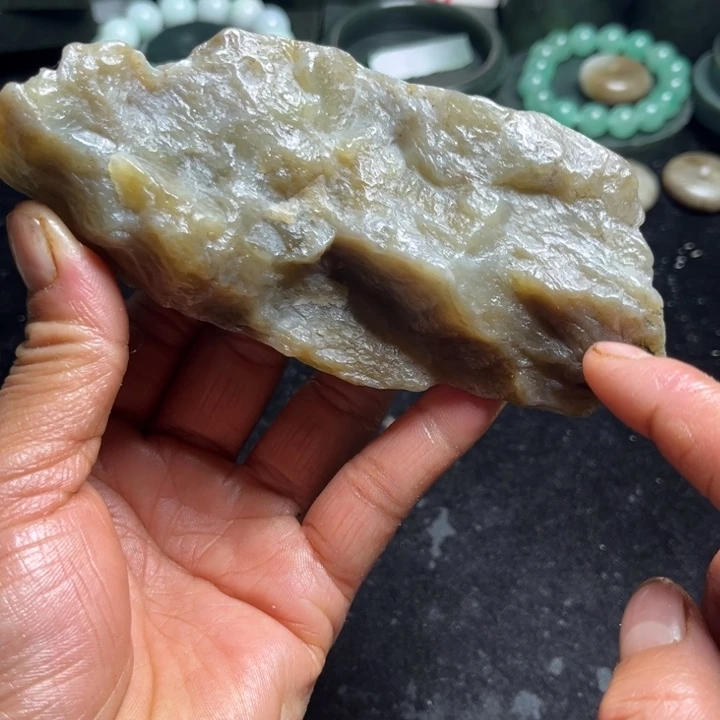 和田玉（糖玉）未镶嵌珠宝奇石