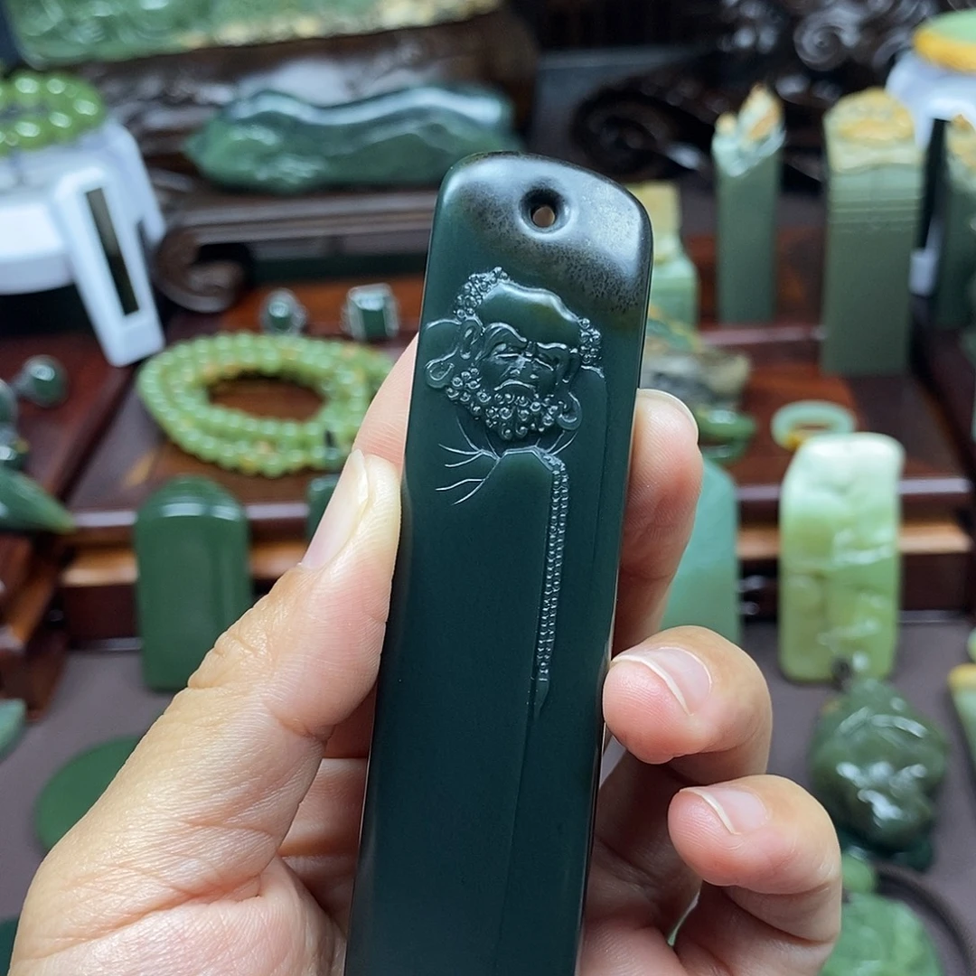 龙***轩岫岩河磨玉（透闪石质玉）未镶嵌颈饰