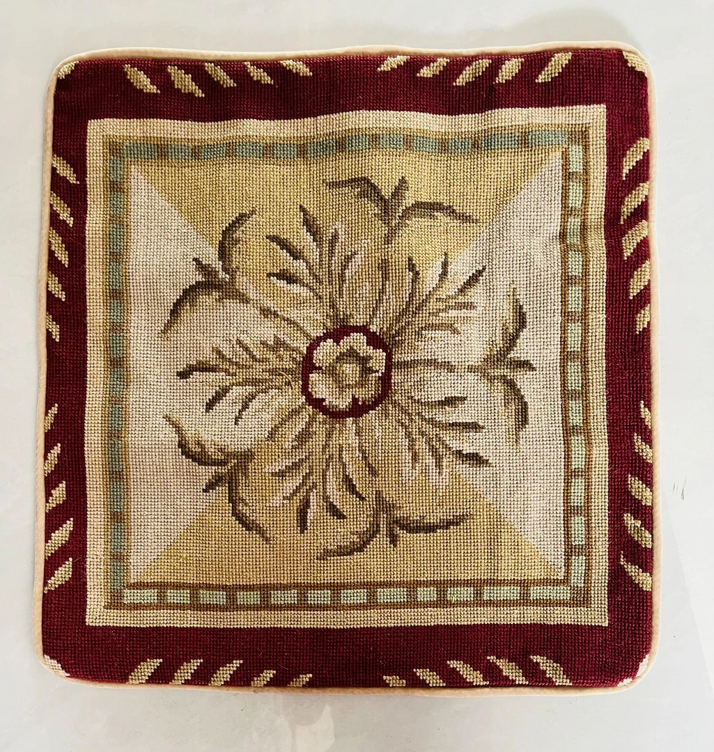 佰年绒绣直播链接s501-s600手工靠垫桌旗(实物于直播间报号对应)