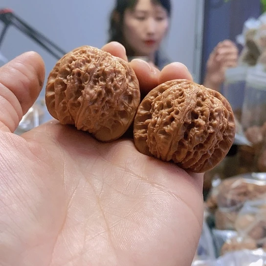 【闪购商品】把件文玩核桃40血麒麟