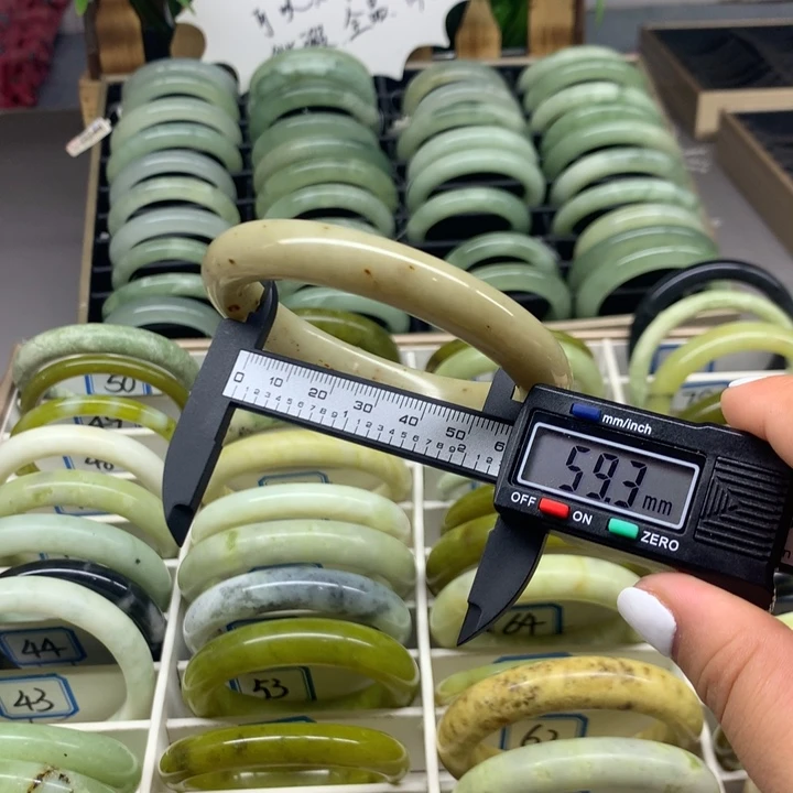 未镶嵌蛇纹石玉手镯75