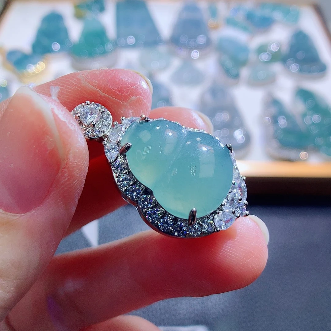 翡翠颈饰未镶嵌翡翠