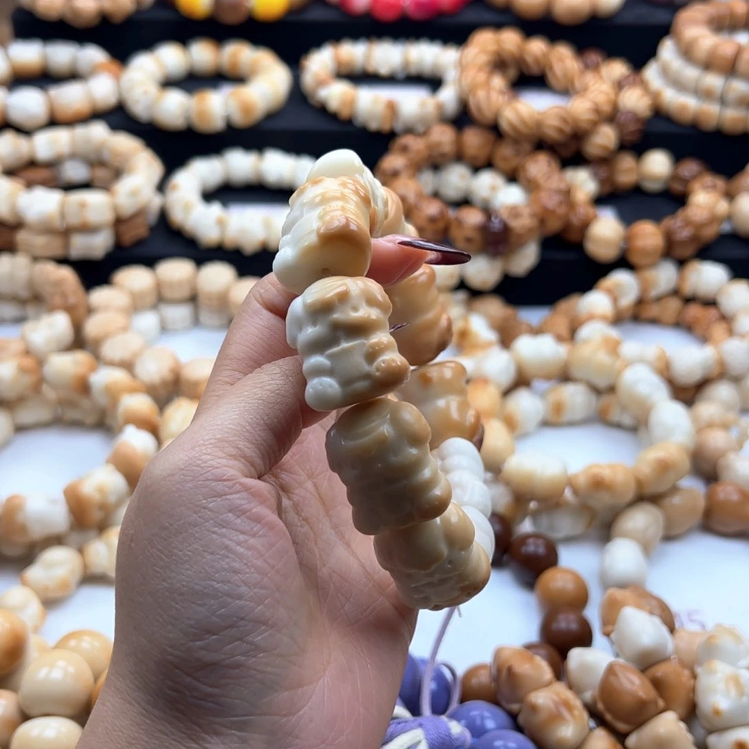 吊坠白玉菩提半壁色汽水狗28卡