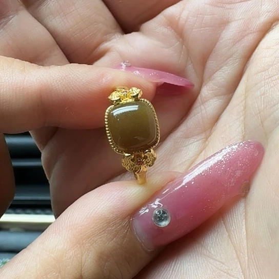 和田玉（糖玉）戒指合金