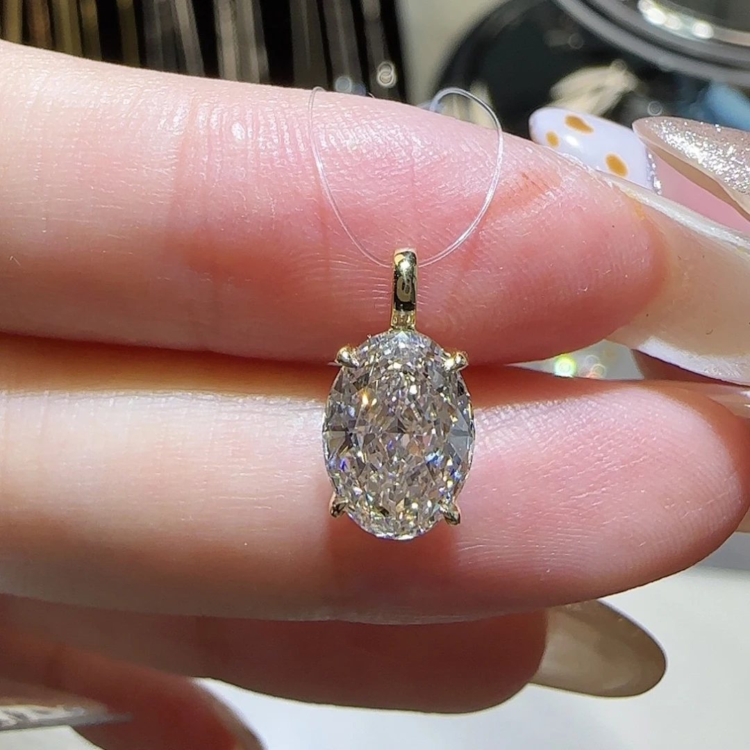 实验室培育钻石18K金镶嵌椭圆吊坠1.5卡