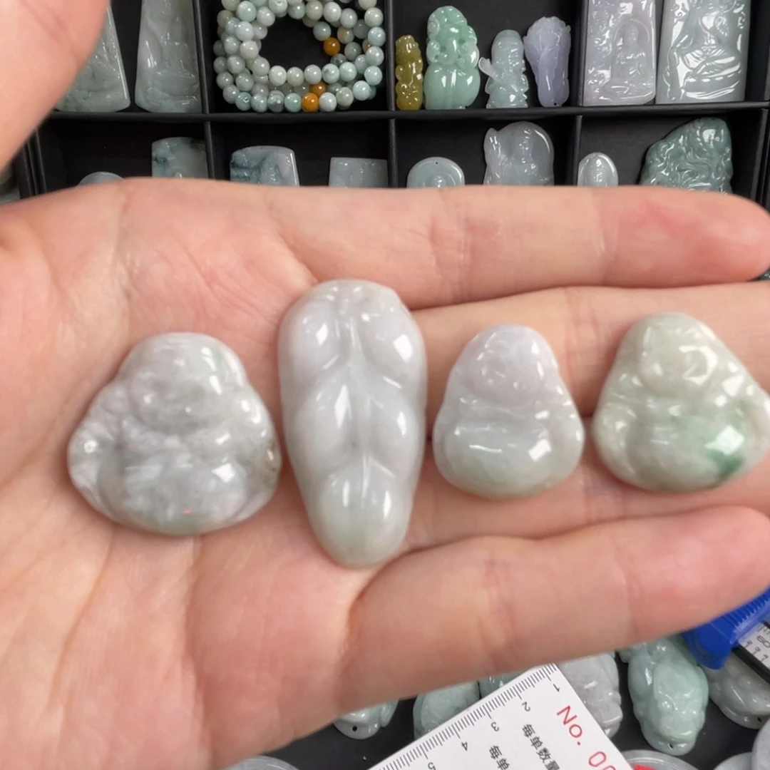 翡翠未镶嵌吊坠(不含链)瑕疵