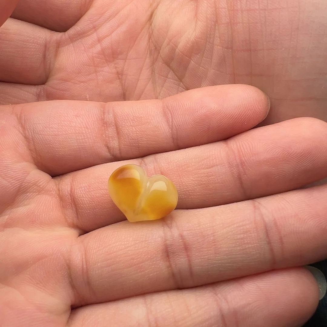 蜜蜡未镶嵌颈饰屁桃（打孔不退换）