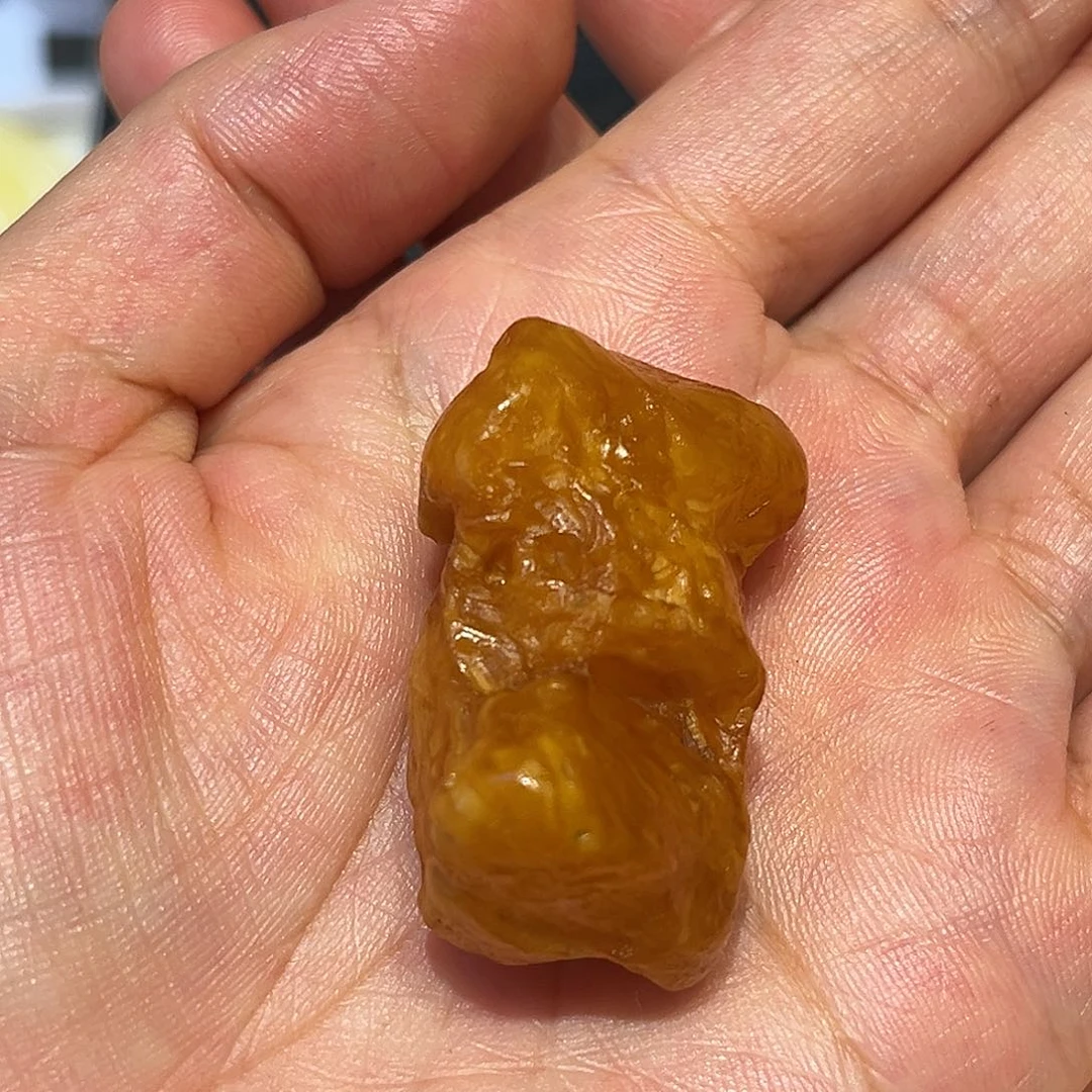 未镶嵌颈饰琥珀蜜蜡原石