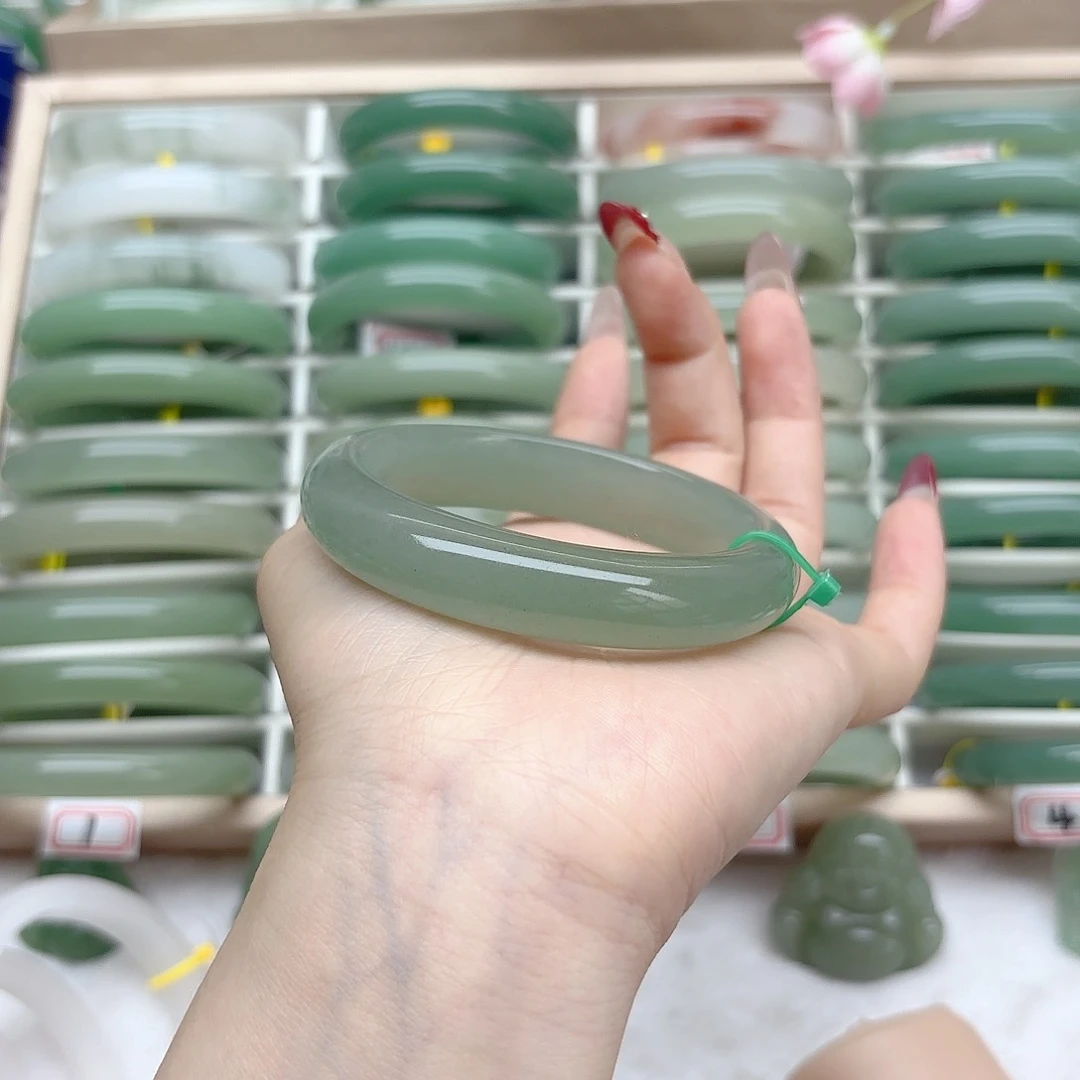 石英质玉手镯未镶嵌58