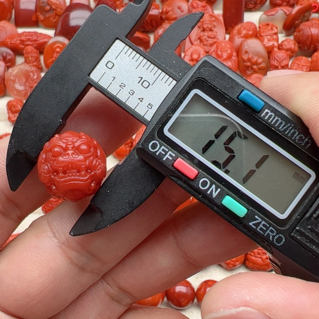 南红玛瑙配饰未镶嵌