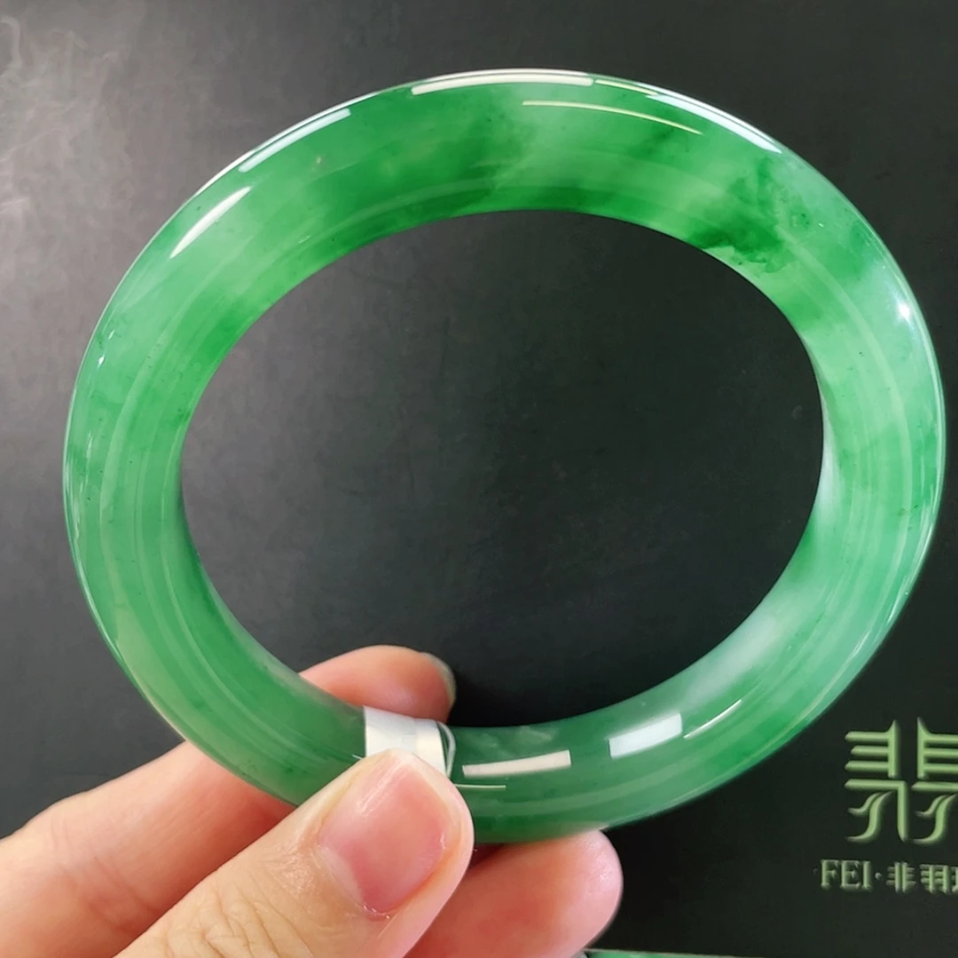 【闪购商品】未镶嵌手镯石英质玉