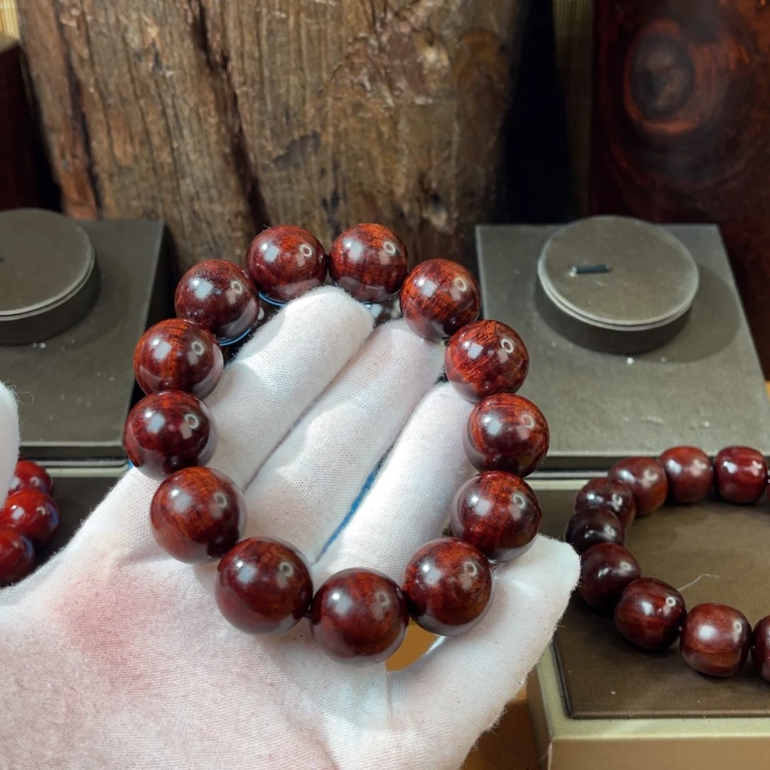 檀香紫檀（小叶紫檀）可