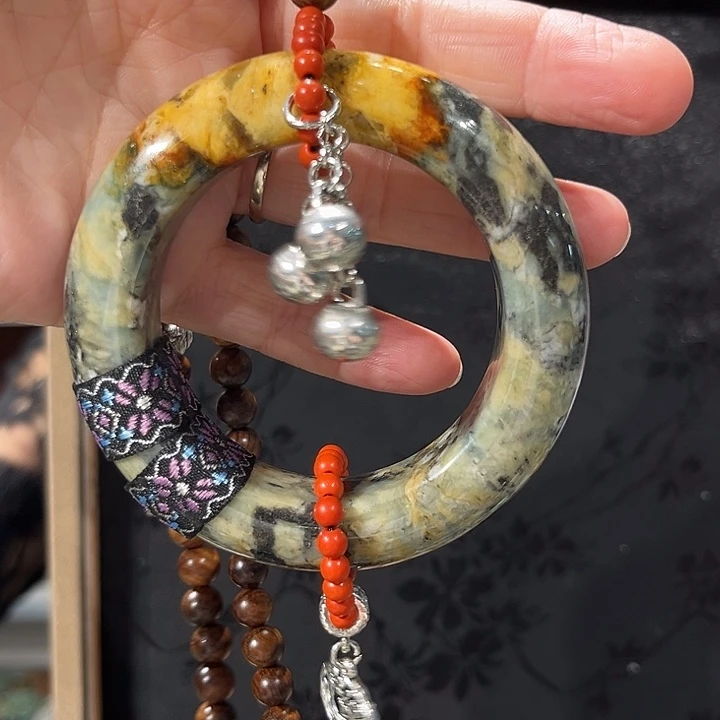 颈饰未镶嵌和田玉（糖玉）