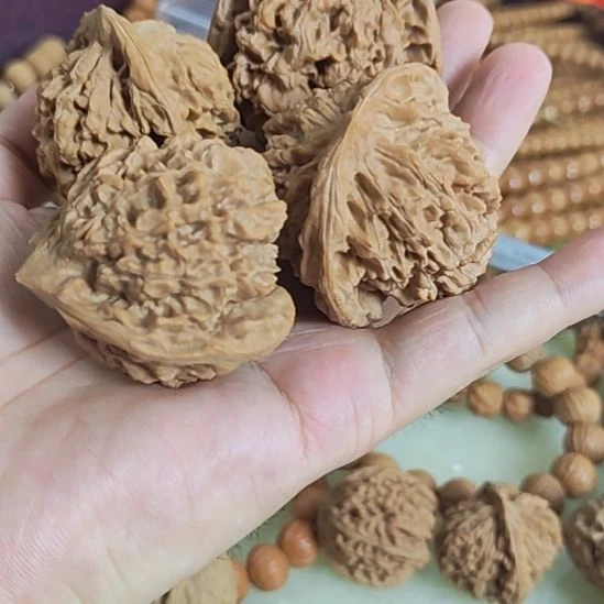 把件文玩核桃48左右两对，朋友福利