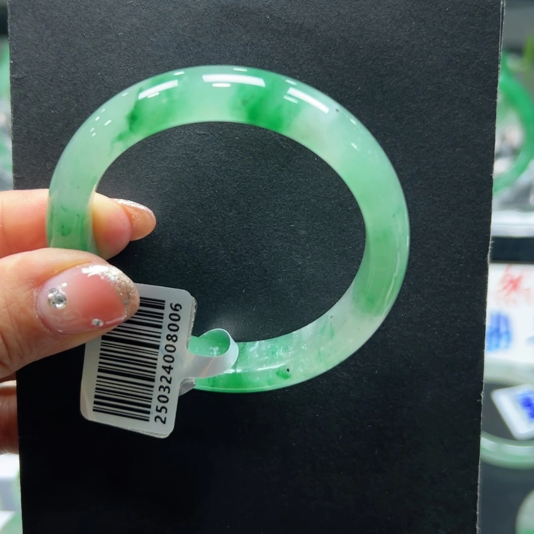 石英质玉手镯未镶嵌浪****呐