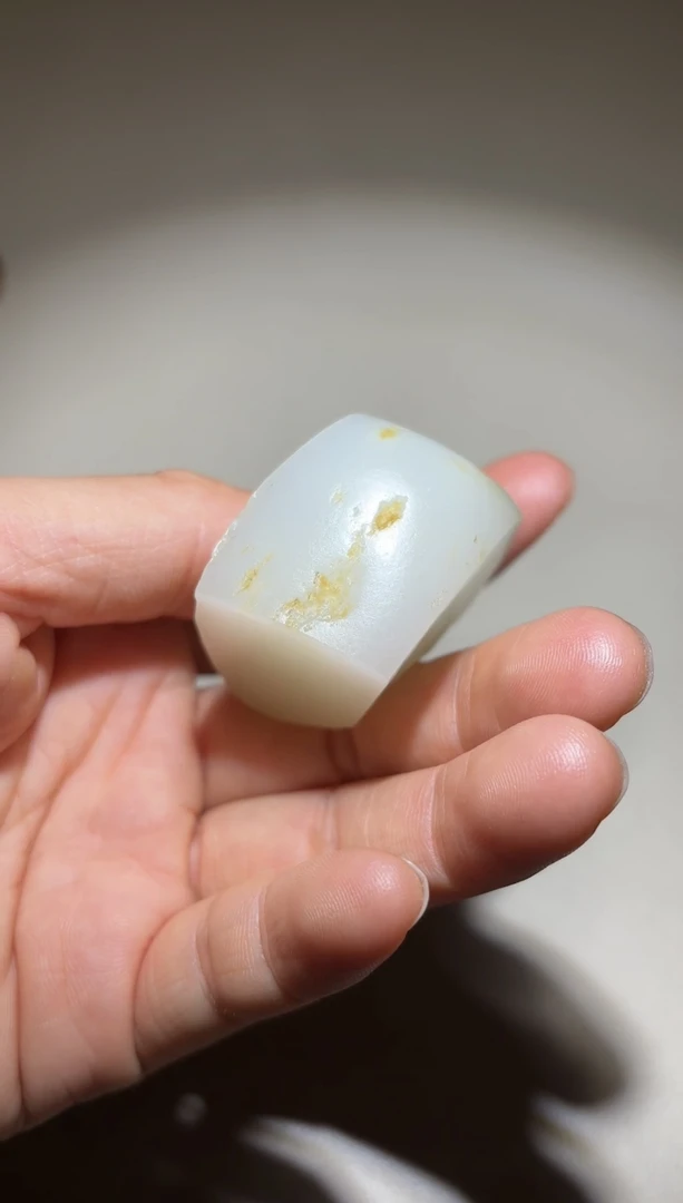 材质：新疆和田籽玉，重量：54g，油性羊脂、细度过灯，可定制。/可询价！