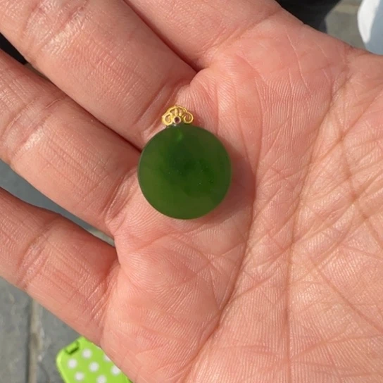 和田玉颈饰18K金镶嵌1.6 俄罗斯老料无黑点高冰辣阳绿