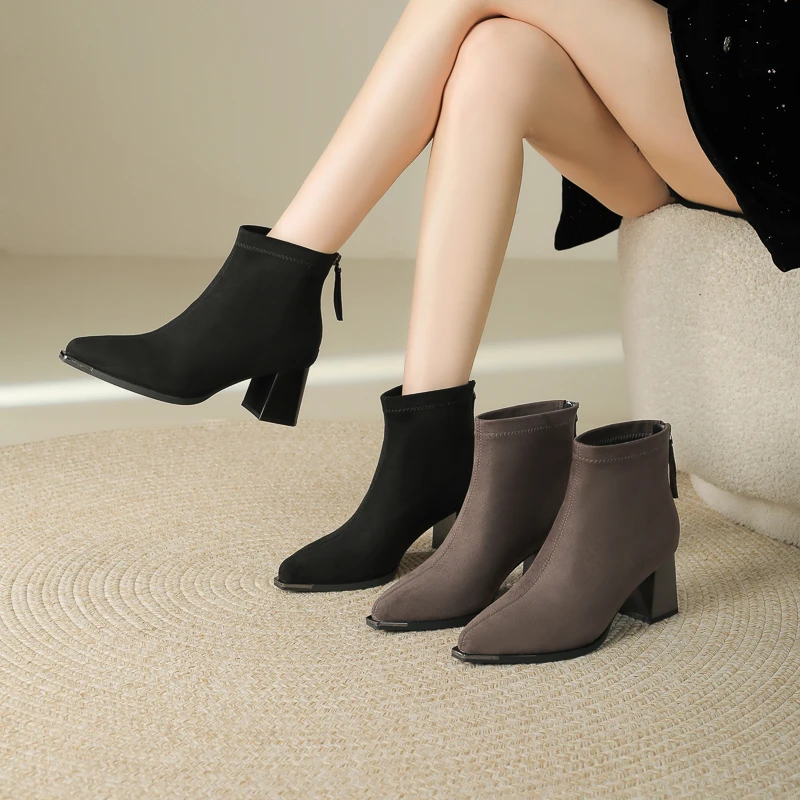 卓诗尼尖头短靴女2025新款秋冬法式粗跟短筒时装靴高跟小个子靴子