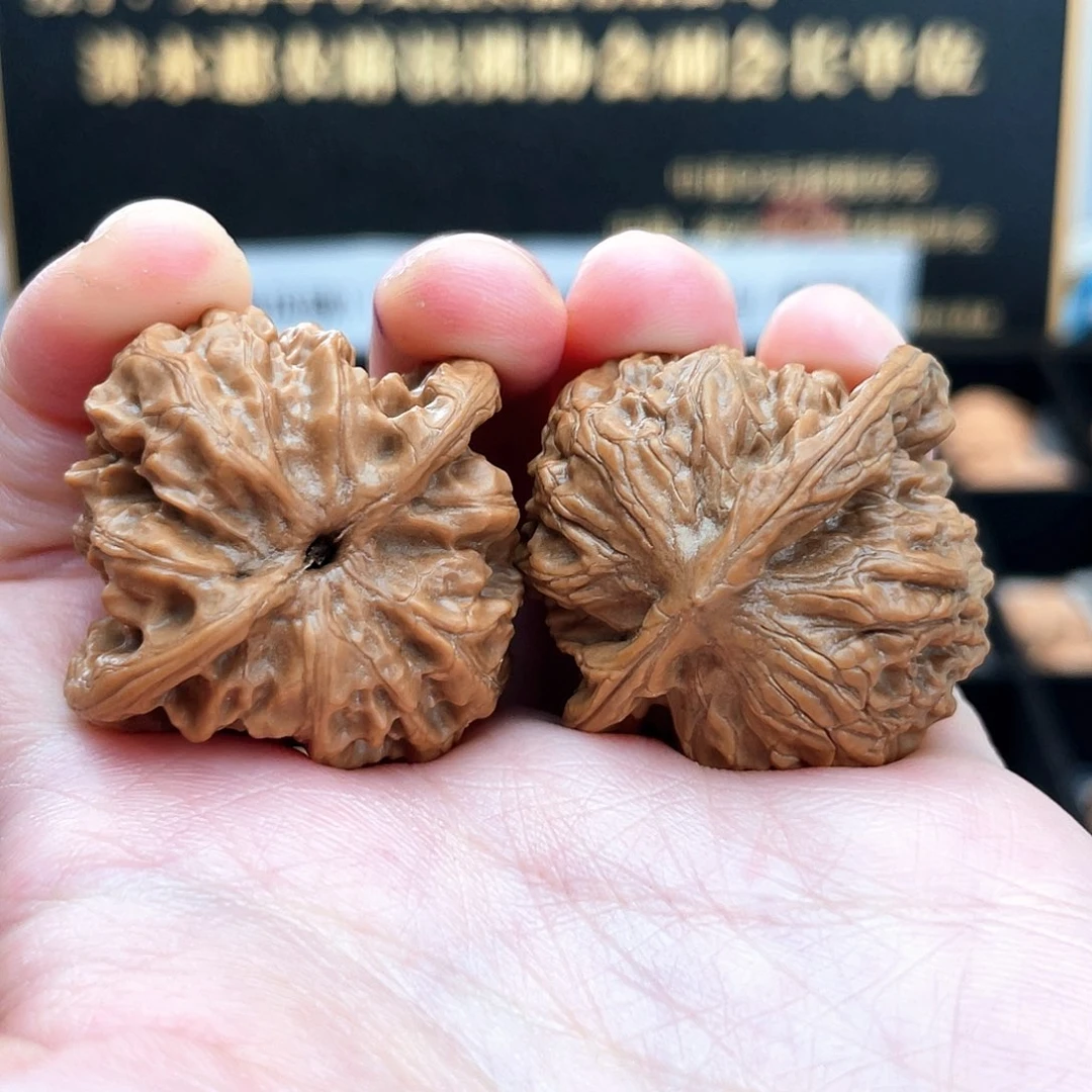 把件文玩核桃野生狼牙山狮子头全品芝麻气门竹枝纹37S3