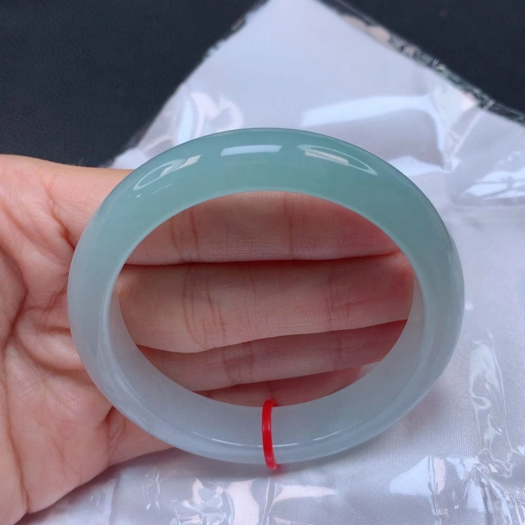 翡翠手镯未镶嵌天然