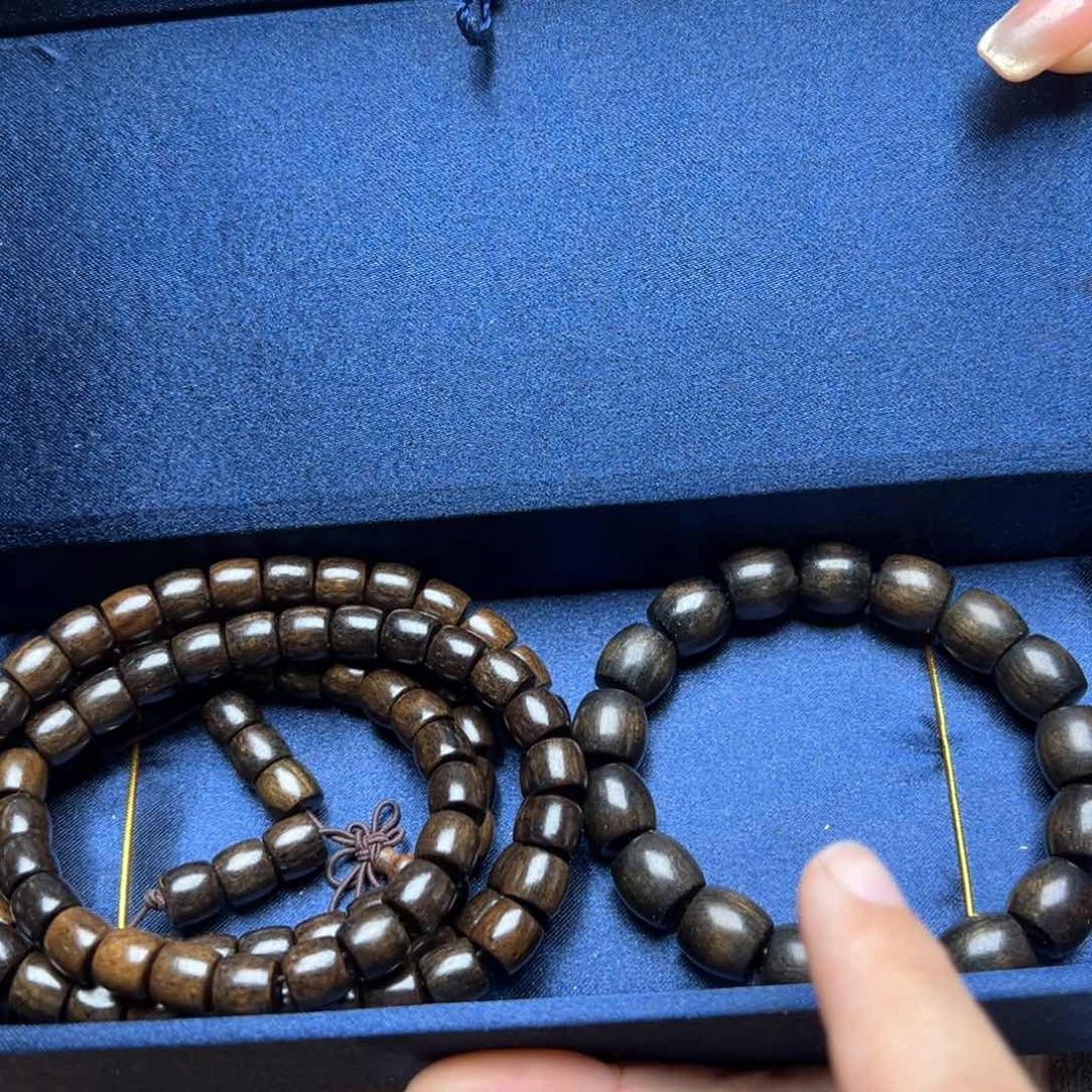 大叶紫檀（黑酸枝木类）